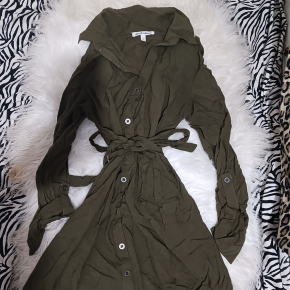 Derek Heart Women tie olive green button Down long shirt - Picture 5 of 10